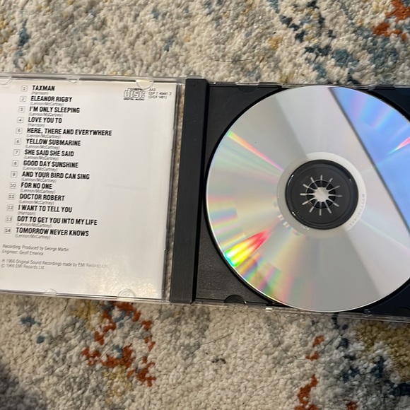 Beatles Revolver cd - Picture 2 of 3